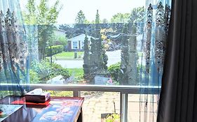 Renovated Cozy Bedroom With Private Washroom